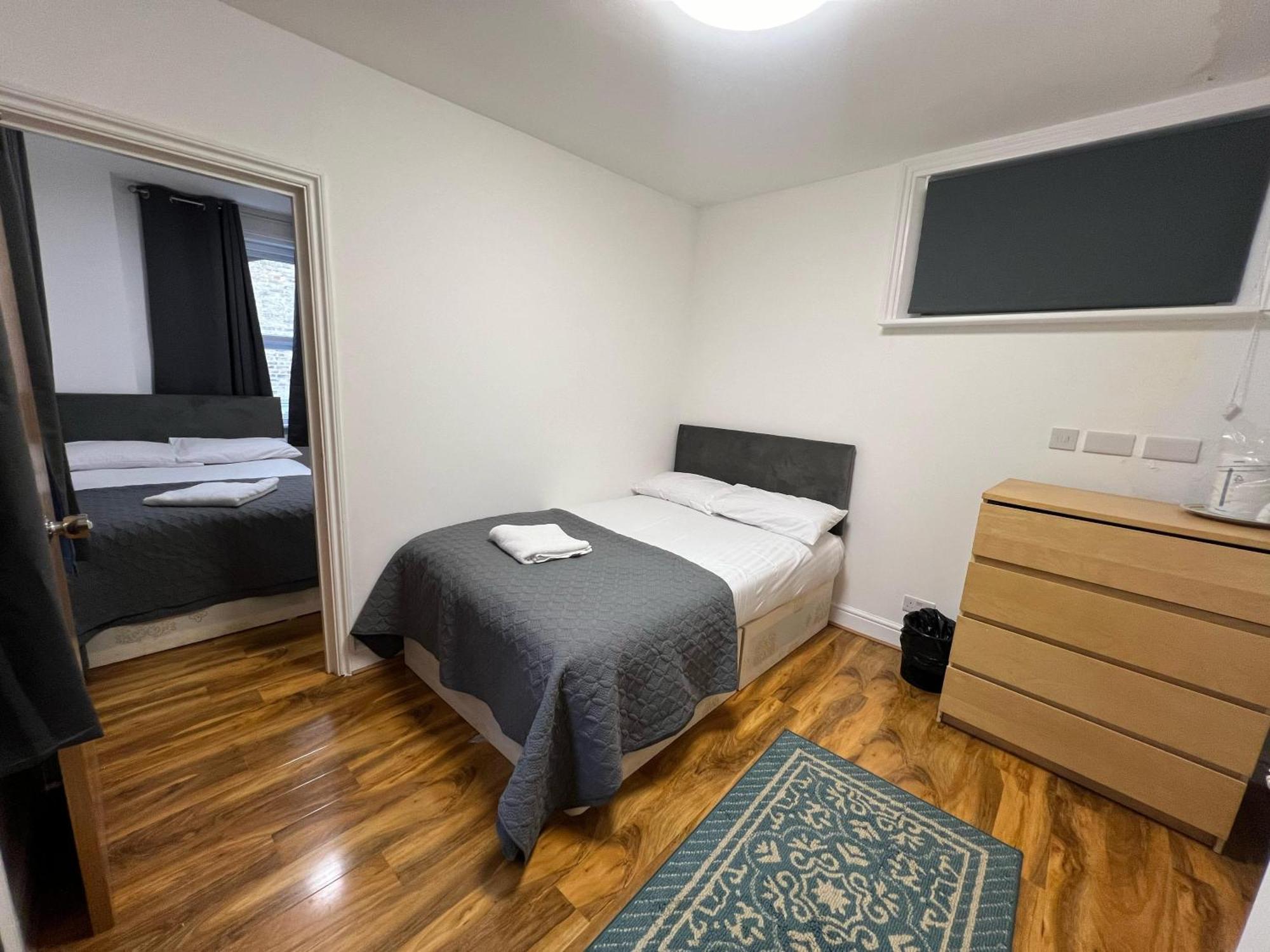 World Hotel Лондон Екстериор снимка